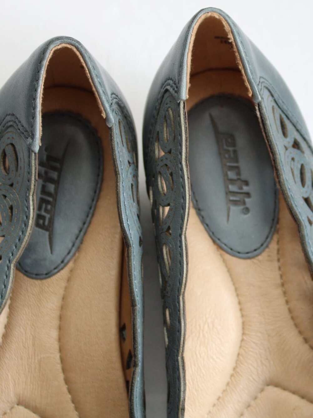 Earth Shoe Leather Bayside Heavy Padded Laser Cut Slip-On Wedges Shoes Blue sz 8 - Picture 5 of 8